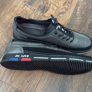 Stylish Gray Men's Shoe